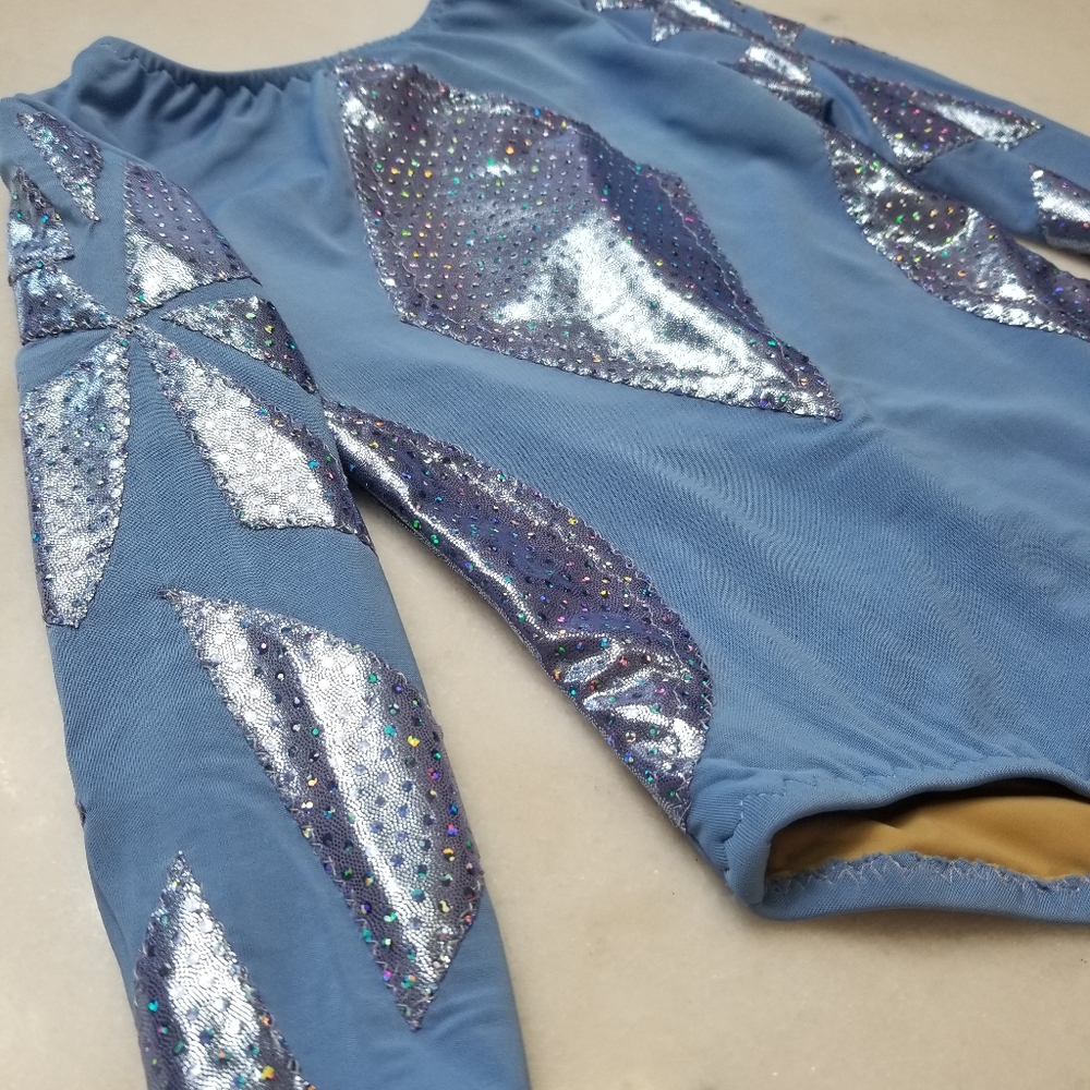 Custom geometric leotard - Picture 7 of 8
